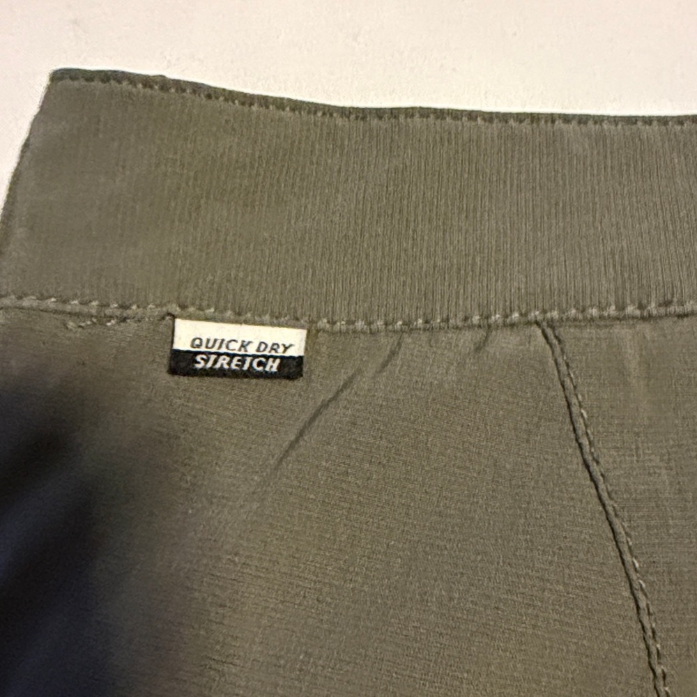 Billabong Men's Flat Front Shorts - Picture 8 of 8